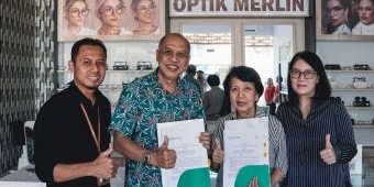 Dukung Keberlangsungan Program JKN di Kota Pudak, Optik Merlin Donasi Rp10 Juta