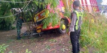 Hilang Kendali, Truk Muatan Palet di Porong Alami Laka, Satu Pemotor Tewas