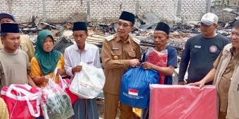 Bupati Pamekasan Salurkan Bantuan untuk Korban Kebakaran di Proppo
