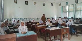 Tak Aktif 2 Tahun, Guru SMAN 1 Arjasa Sumenep ini Akhirnya Mengajar