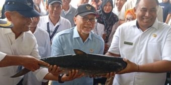 Di Kampung Bandeng Gresik, Menko Zulhas: Pemerintah akan Bangun Tambak 20 H untuk Dukung MBG