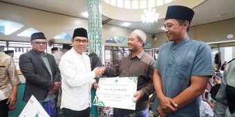 Safari Ramadan, Wali Kota Nurochman Berikan Santunan hingga Kabar Baik untuk Warga Batu