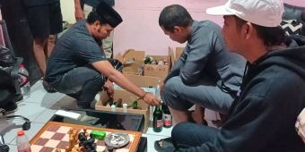 Jelang Ramadan 1446 H, Polres Pamekasan Sita Ratusan Botol Miras Hasil Razia di Sejumlah Titik