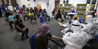 171 Orang Dievakuasi, Dini Hari Gubernur Khofifah Pantau Pelaksanaan Operasi Penertiban PSBB