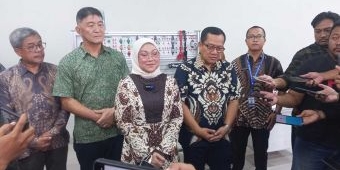 Menaker Ida Fauziah Hadiri Soft Launching SMK Asy-Syarif Mitra Industri Mojokerto