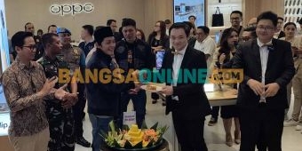 Gus Iqdam Hadiri Launching OPPO Experience Store di Kediri Town Square