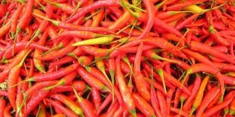 Harga Sembako Surabaya 4 Mei 2025, Cabai Merah Keriting Turun