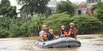 Jaga Warisan Cagar Budaya, Pj Wali Kota Kediri Gelar Kegiatan Bersih-Bersih Sungai Brantas