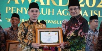 Bupati Mojokerto Terima Penais Award 2025