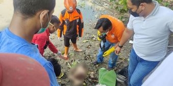 Mayat Balita di Sungai Ngotok Ring Kanal Jombang Gegerkan Warga Sekitar