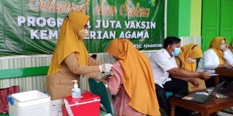 Usai Terima Bimwin, Calon Pengantin di Tuban Langsung Ikuti Vaksin Booster