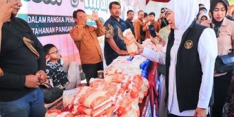Kendalikan Inflasi dan Tingkatkan Daya Beli, Gubernur Khofifah Gelar Pasar Murah di Sumenep