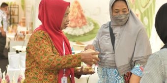 Mulitina Tumini Sukses Kembangkan Usaha Keripik Macho Eliza Berkat Bantuan Rumah BUMN Baturaja