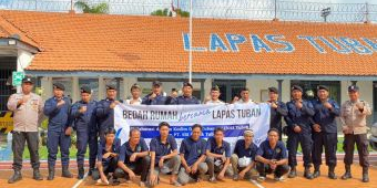 Lapas Tuban Libatkan Warga Binaan dalam Bedah Rumah