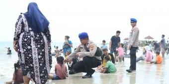 Kapolres Gresik Pastikan Keamanan Wisata Pantai Dalegan saat Libur Lebaran 2026