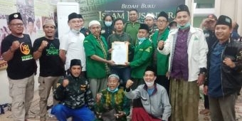 Diantar Puluhan Pendukung, Holil Resmi Maju Konfercab Ansor Surabaya