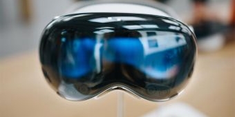 Wearable Co-pilots Turning Watches and Glasses into a Second Productivity Screen