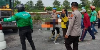 Diduga Ngantuk, Pengemudi Xenia Tabrak Gerobak Sampah di Lamongan hingga Tewaskan 1 Orang