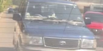 Polisi Kantongi Identitas Pengendara Mobil yang Acungkan Celurit di Surabaya