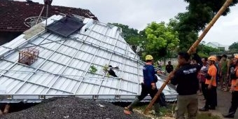 Belasan Rumah Warga di Tuban Rusak Diterjang Puting Beliung