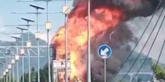 Diduga Korsleting Listrik, Tiang Pancang Jembatan Brawijaya Kota Kediri Terbakar