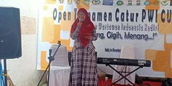 Wakili Wali Kota Kediri, Kabag Prokompim Buka Open Turnamen Catur PWI Cup III