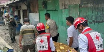 Nahas! Lansia 73 Tahun di Surabaya Terserempet Kereta Api