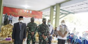 Forkopimda Ngawi Bersama Danrem 081/DSJ Madiun Pantau Vaksinasi Santriwati Pondok Gontor Putri 1