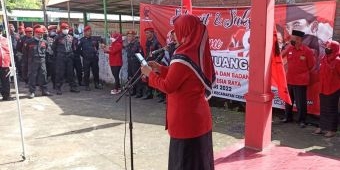 Peringati HUT ke-49, Bendahara PDIP Gresik Pimpin Upacara