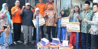 Wakil Wali Kota Pasuruan Serahkan Bantuan untuk Korban Bencana Cuaca Ekstrem di Ngemplakrejo
