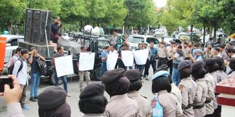 Demo Warnai Sidang Gugatan Praperadilan kepada Polres Ngawi