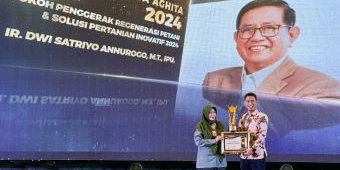 Dirut Petrokimia Gresik Dinobatkan sebagai Tokoh Penggerak Generasi Petani