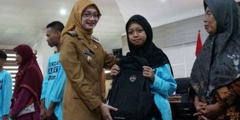 Wali Kota Kediri Lepas 18 Calon Siswa Sekolah Rakyat untuk Lanjutkan Pendidikan di SRMP 14 Kota Batu