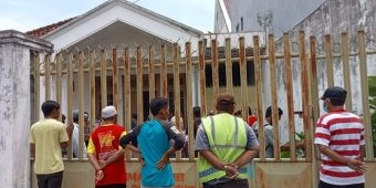 Penemuan Mayat Diduga Maling Membusuk di Rumah Dokter Gegerkan Warga Kecamatan Kota Pamekasan