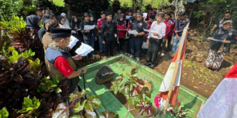 Peringati Haul ke-76 Tan Malaka di Kediri, Puluhan Pegiat dan Mahasiswa Kirim Doa di Area Makam