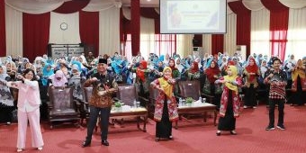 Wujudkan Lingkungan Ramah Anak, Ketua Forum PAUD Kota Pasuruan Buka Pelatihan Parenting
