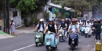 Wali Kota Batu dan Wawali Ikuti Kirab Obor Porprov IX Jatim bersama Komunitas Vespa