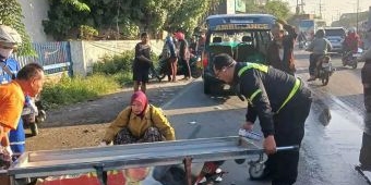 Motor Terperosok ke Bahu Jalan, Pengendara Tewas Terlindas Truk Trailer di Sidoarjo