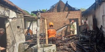 Rumah Nenek di Jombang Ludes Terbakar, Api Diduga Berasal dari Kompor