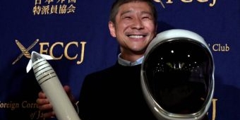 Miliarder Jepang Mencari Cinta, akan Ajak Bermesraan di Bulan