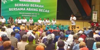 HUT ke-53, Petrokimia Gresik Berbagi Berkah untuk 530 Tukang Becak