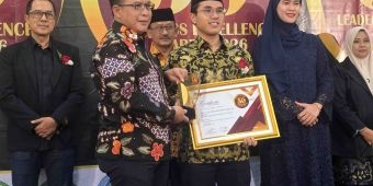 diterima-gus-azmi-prof-kiai-asep-amanatul-ummah-raih-penghargaan-lagi