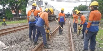 KAI Daop 8 Surabaya Pastikan Keamanan Jalur dan Stasiun Lewat Pengecekan Rutin