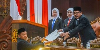 P-APBD Jatim 2025 Disetujui, Pendidikan dan Kesehatan Jadi Fokus Utama