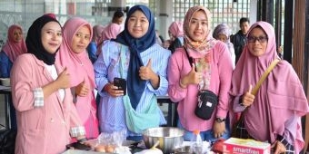 PWI Tuban Gelar Program Pemberdayaan Masyarakat Melalui Pelatihan Pembuatan Kue