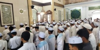 Kiai Asep Pimpin Salat Gaib untuk Korban Banjir Sumatra dan Aceh