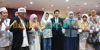 Jelang Debat Kedua Pilgub Jatim 2024, Khofifah Didoakan Kiai Asep