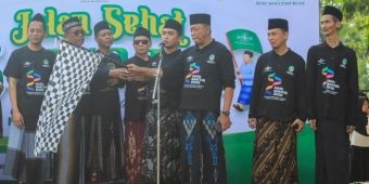 Peringatan Hari Santri 2025, Wali Kota Pasuruan Lepas Ribuan Peserta Jalan Sehat Sarungan