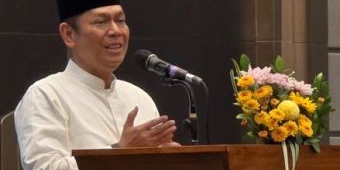 Arahan Ketum Golkar, Wakil Ketua DPR Adies Kadir Bagikan 10.000 Paket Sembako di Surabaya-Sidoarjo