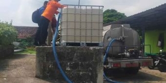 BPBD Bojonegoro Telah Distribusikan 145.000 Liter Air Bersih di Wilayah Kekeringan